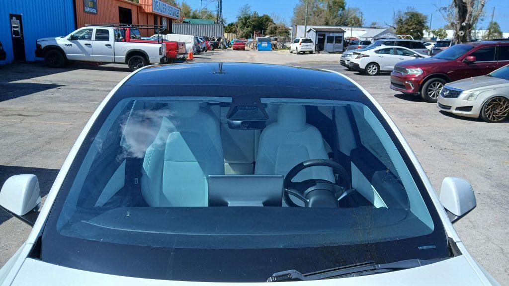 Tesla Model Y - Thumbnail 15