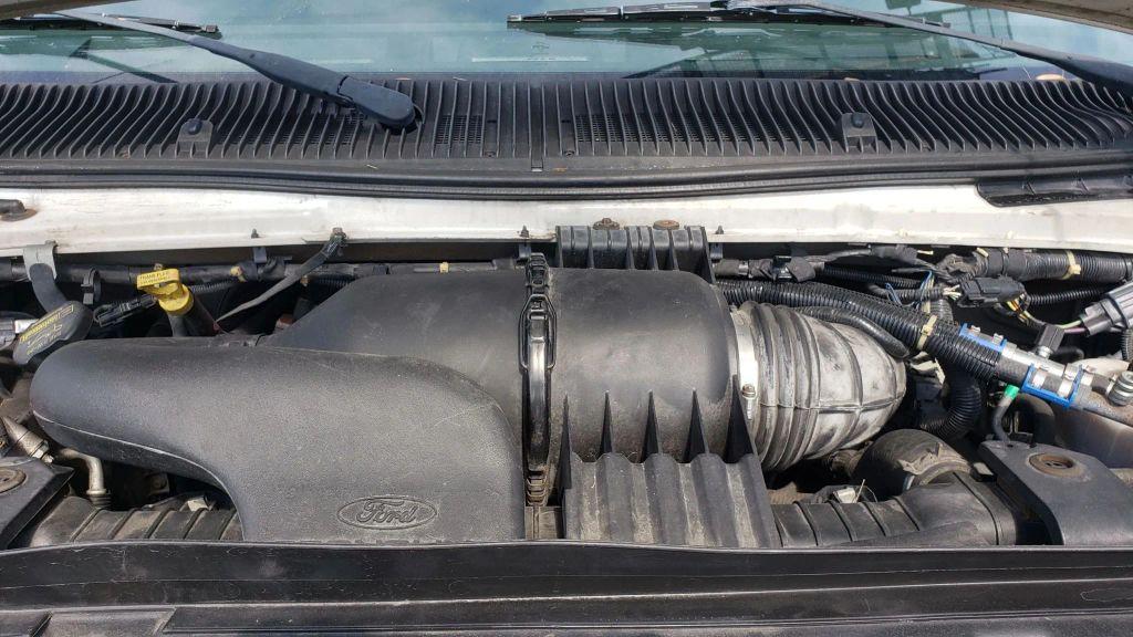 Ford E350 Super Duty Cutaway - Thumbnail 16