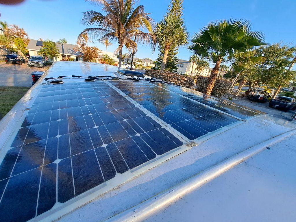 Ford E350 Super Duty Cutaway - Thumbnail 4