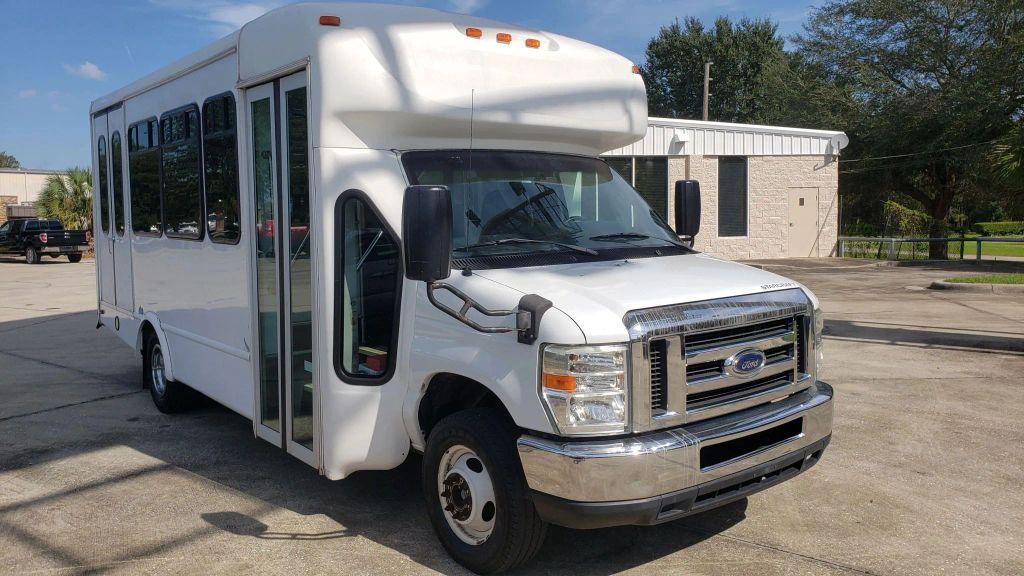 Ford E350 Super Duty Cutaway - Thumbnail 9