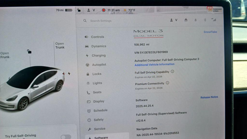 Tesla Model 3 - Thumbnail 4