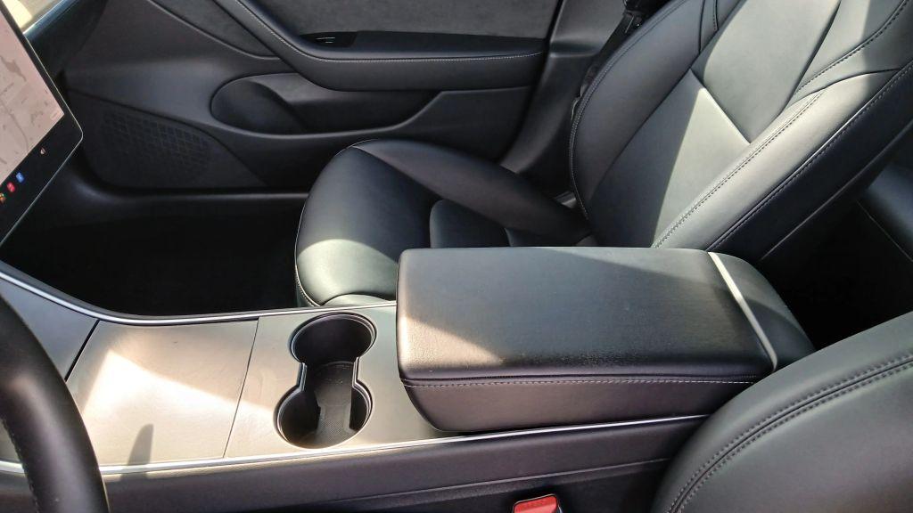 Tesla Model 3 - Thumbnail 17