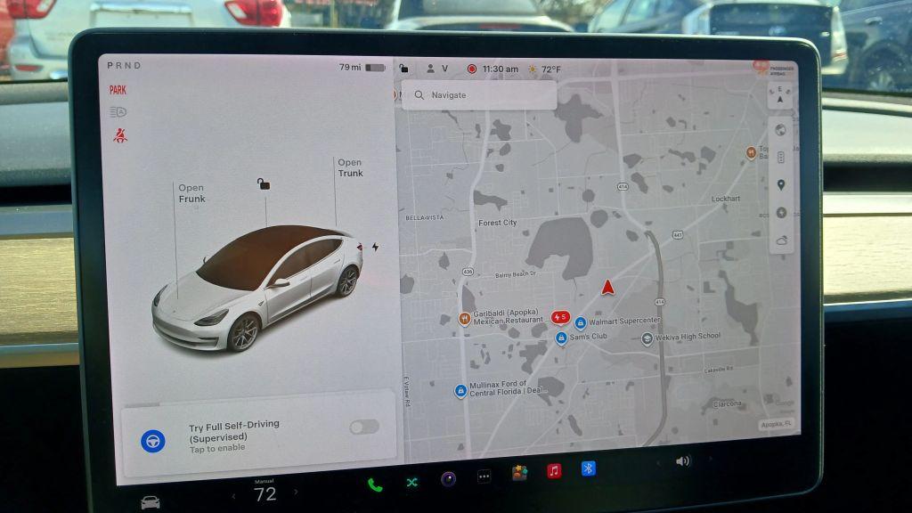 Tesla Model 3 - Thumbnail 3