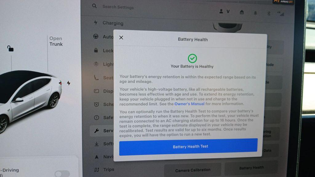 Tesla Model 3 - Thumbnail 5