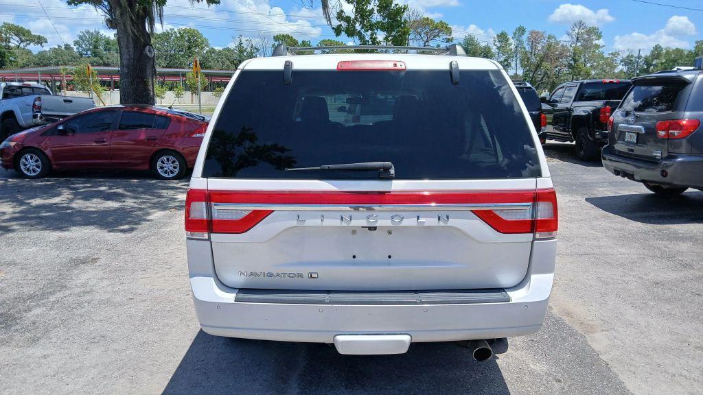 Lincoln Navigator L - Thumbnail 9