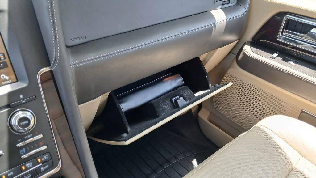 Lincoln Navigator L - Thumbnail 2