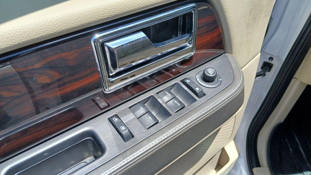 Lincoln Navigator L - Thumbnail 19