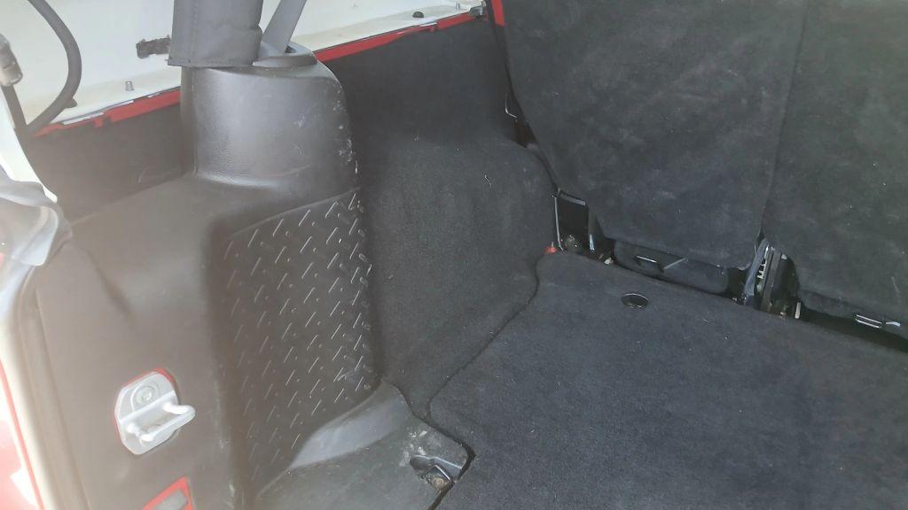 Jeep Wrangler - Thumbnail 16