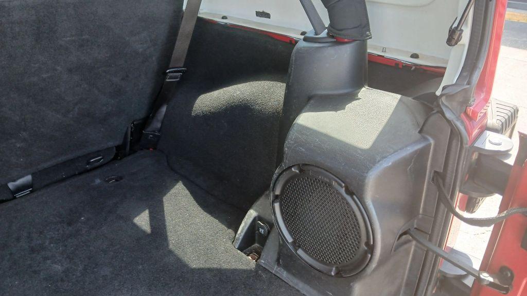 Jeep Wrangler - Thumbnail 15