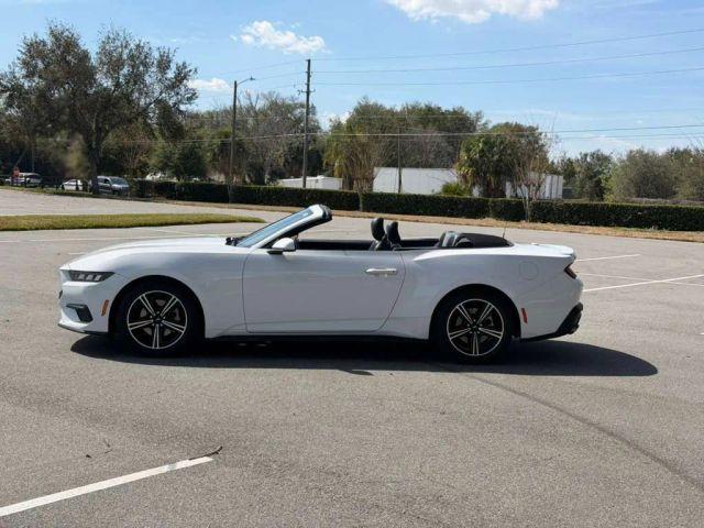 Ford Mustang - Thumbnail 9