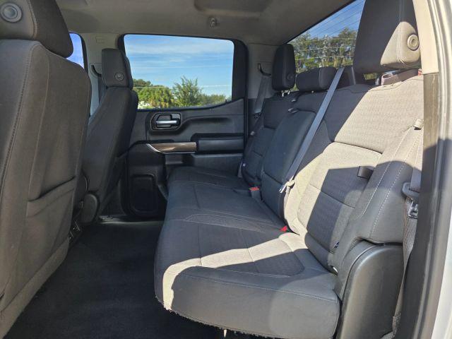 Chevrolet Silverado 1500 Crew Cab - Thumbnail 4