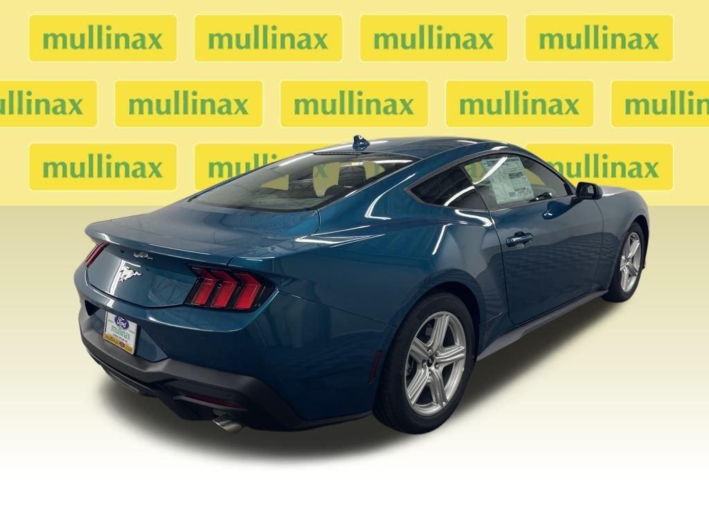 Ford Mustang Ecoboost Rwd 2D Coupe - Thumbnail 4