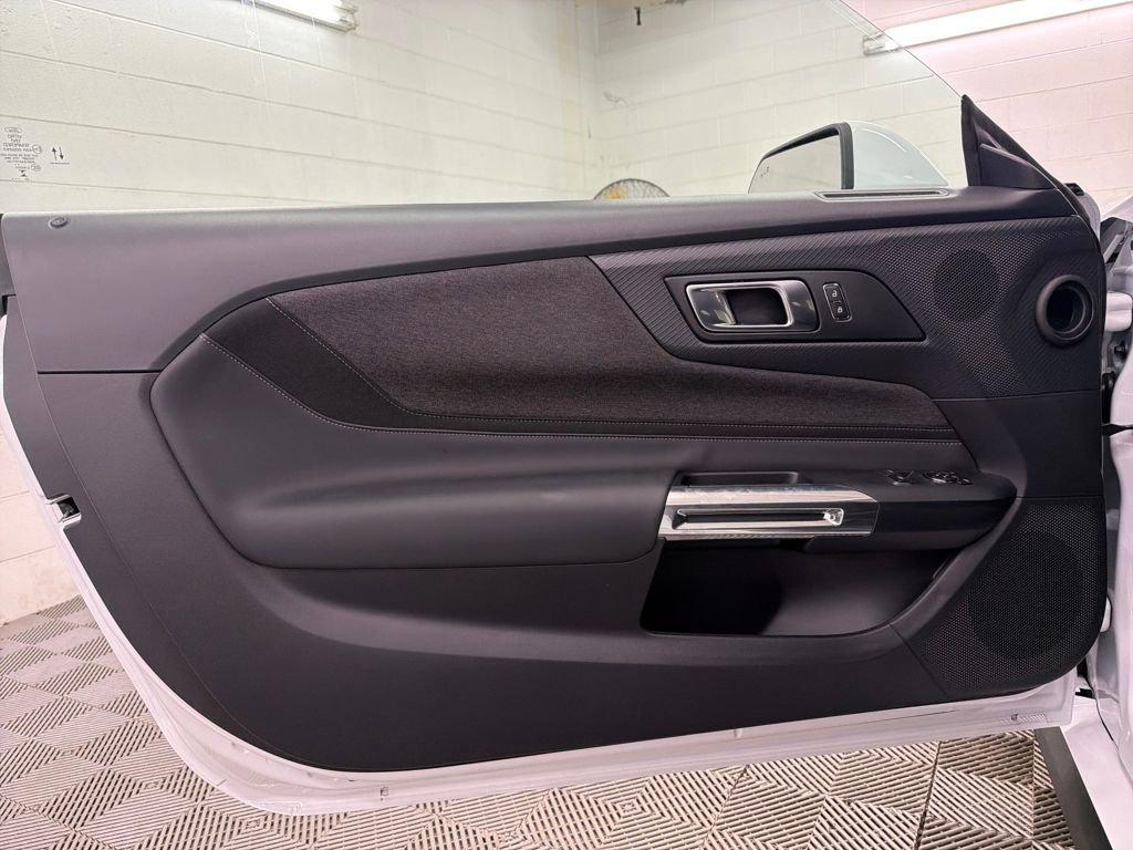 Ford Mustang Ecoboost Rwd 2D Coupe - Thumbnail 16
