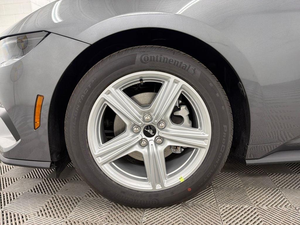 Ford Mustang Ecoboost Rwd 2D Coupe - Thumbnail 13