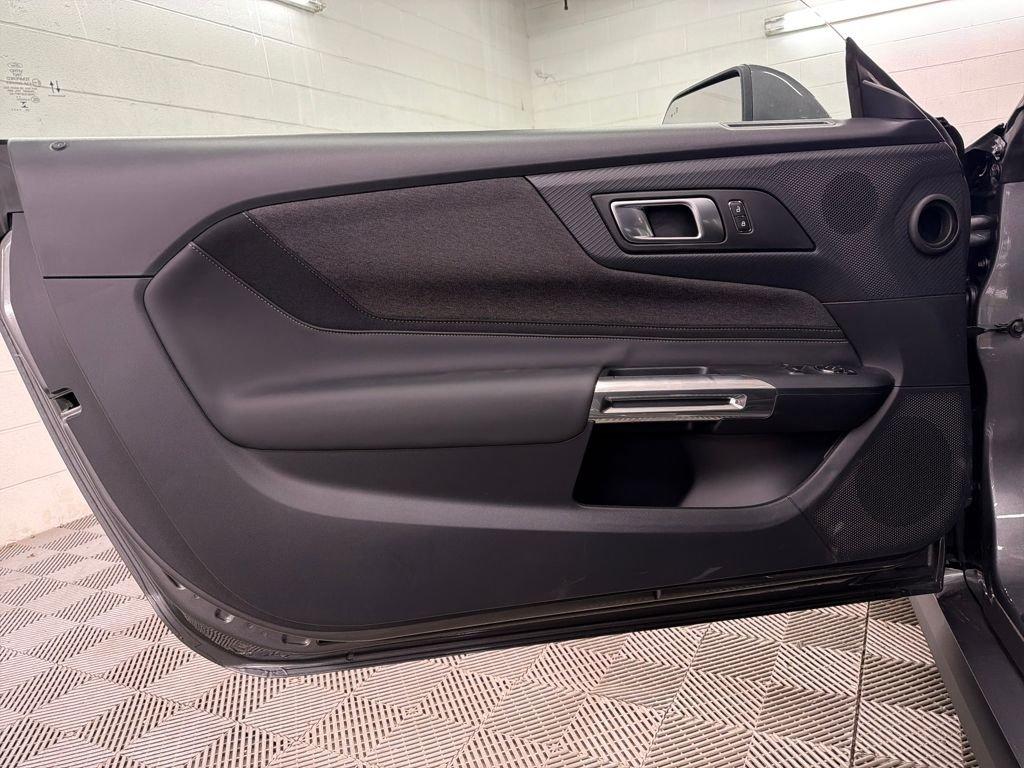 Ford Mustang Ecoboost Rwd 2D Coupe - Thumbnail 17