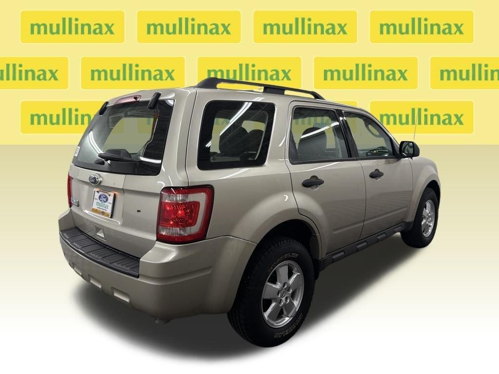 Ford Escape Xls Fwd 4D Sport Utility - Thumbnail 3