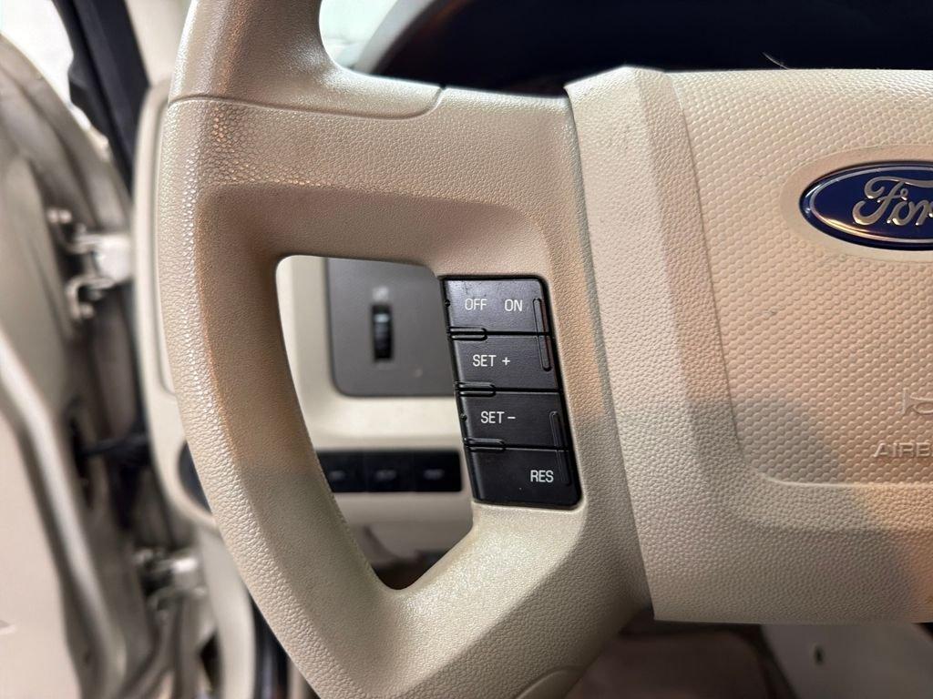 Ford Escape Xls Fwd 4D Sport Utility - Thumbnail 18