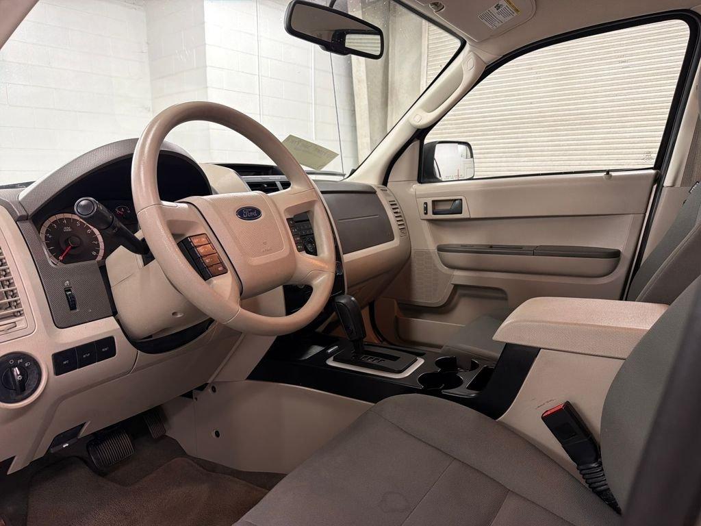 Ford Escape Xls Fwd 4D Sport Utility - Thumbnail 4