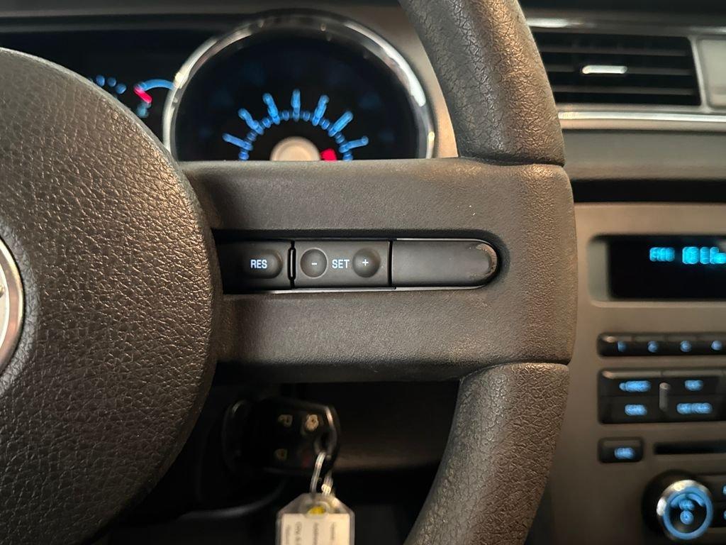 Ford Mustang V6 Rwd 2D Coupe - Thumbnail 20