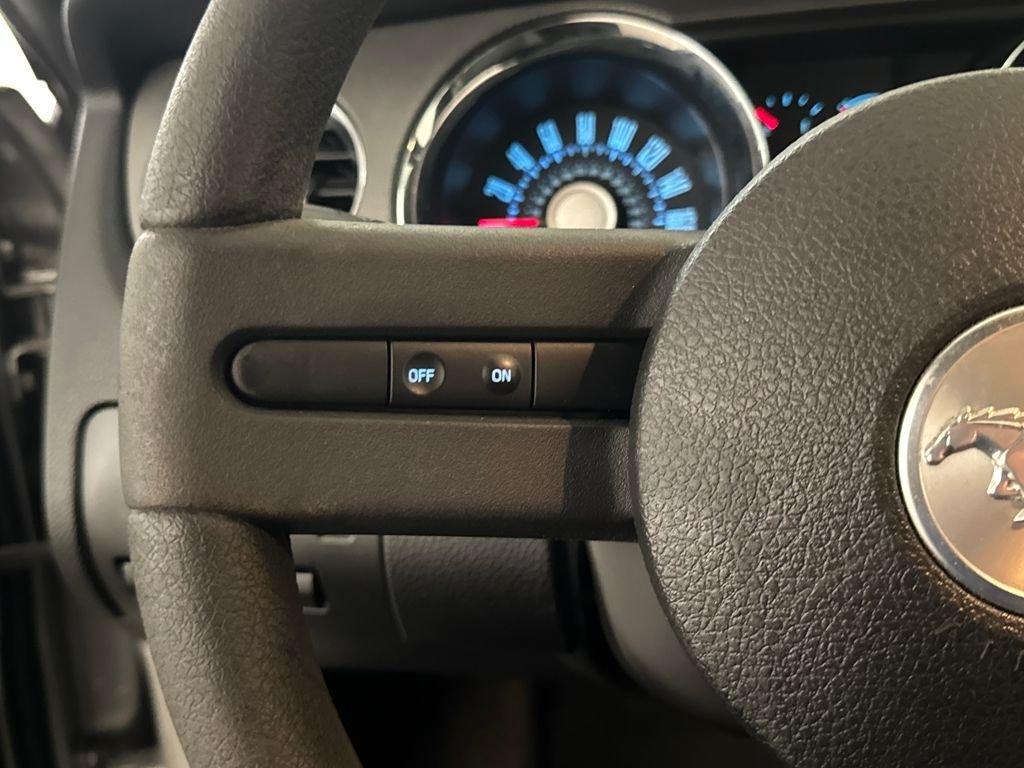 Ford Mustang V6 Rwd 2D Coupe - Thumbnail 19