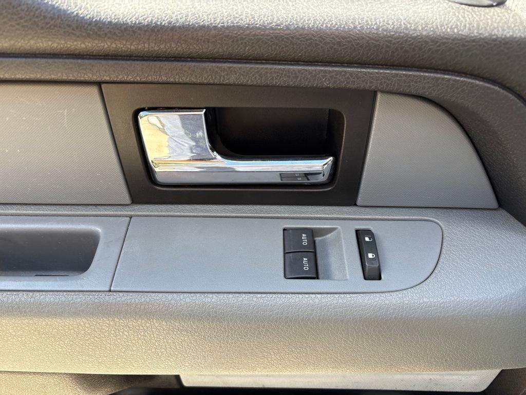 Ford F-150 Xl 4Wd 2D Standard Cab - Thumbnail 18