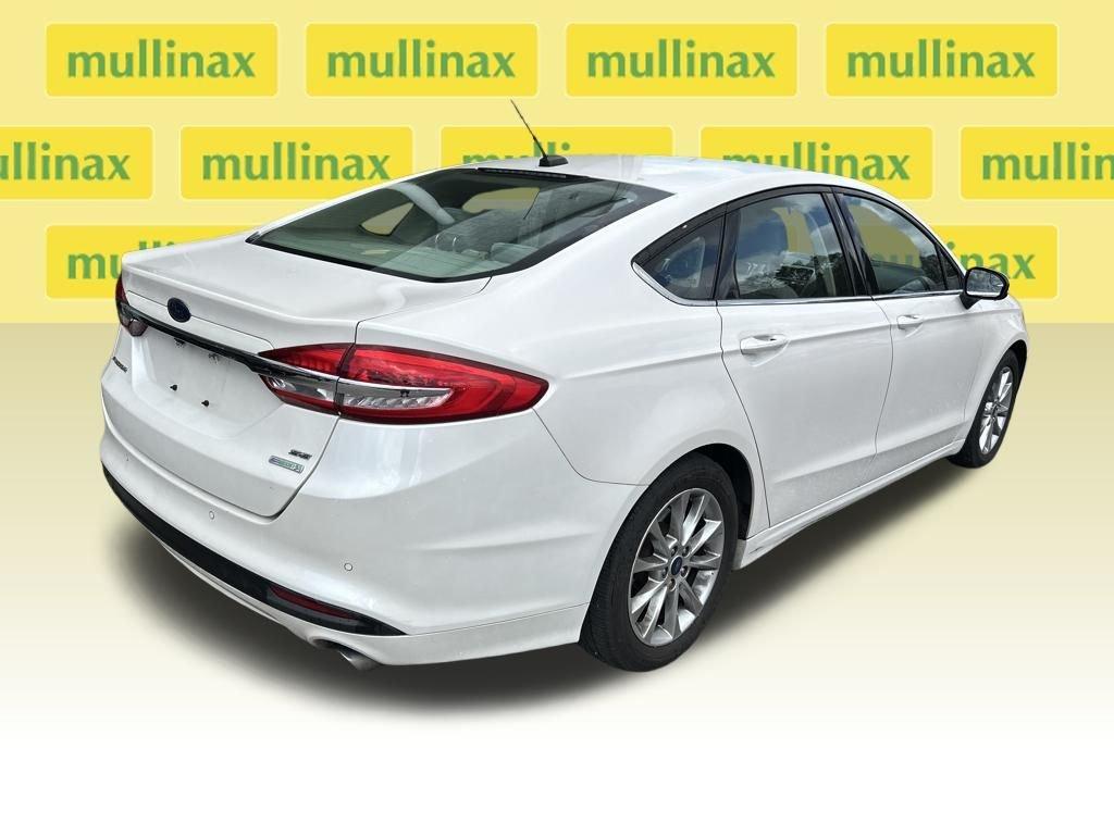 Ford Fusion Se Fwd 4D Sedan - Thumbnail 3