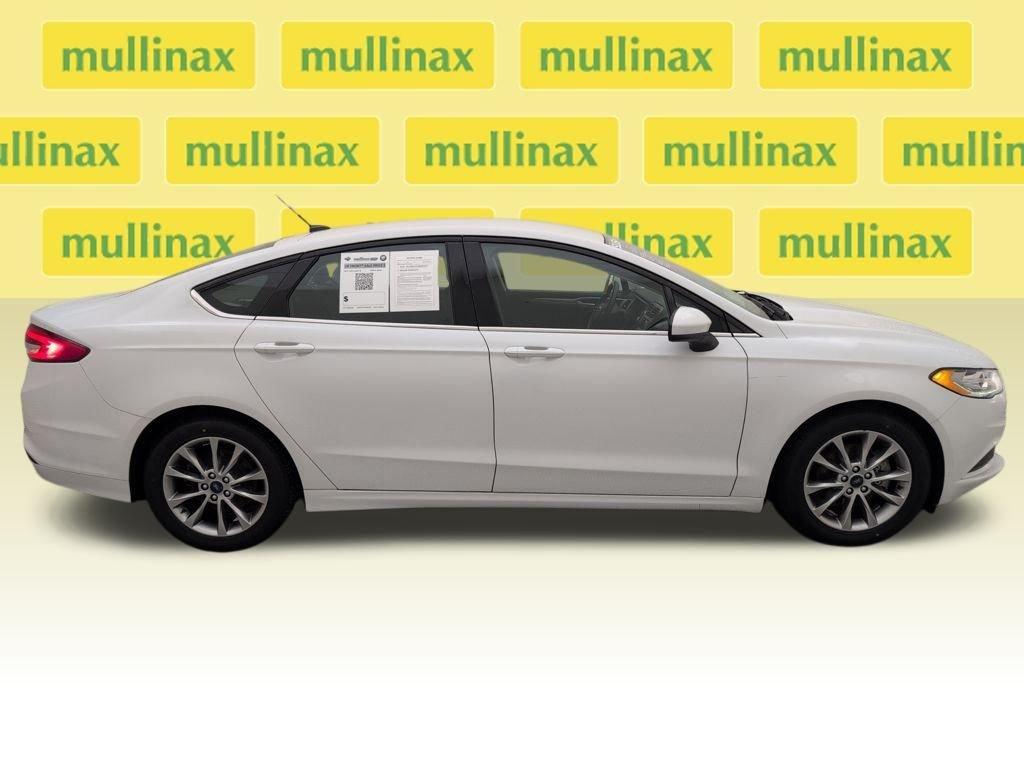 Ford Fusion Se Fwd 4D Sedan - Thumbnail 3