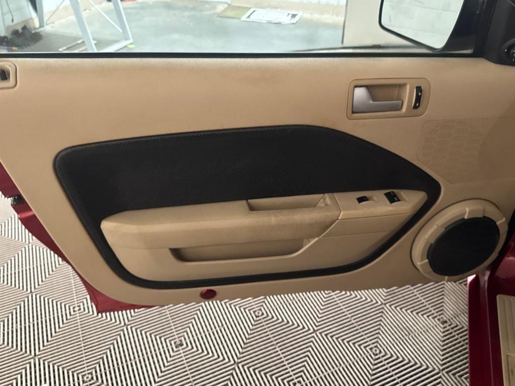 Ford Mustang Gt Premium Rwd 2D Convertible - Thumbnail 17