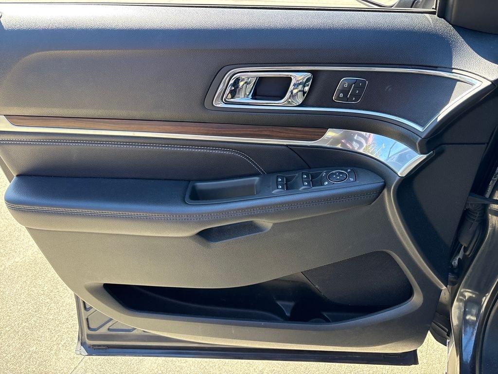 Ford Explorer Limited Fwd 4D Sport Utility - Thumbnail 16