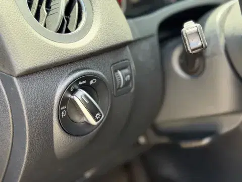 Volkswagen Tiguan 2.0T Se Sport Utility 4D - Thumbnail 6