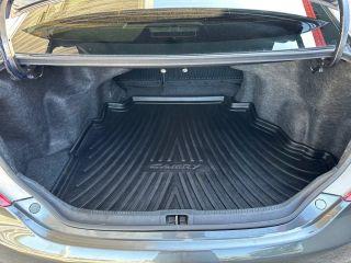 Toyota Camry - Thumbnail 18