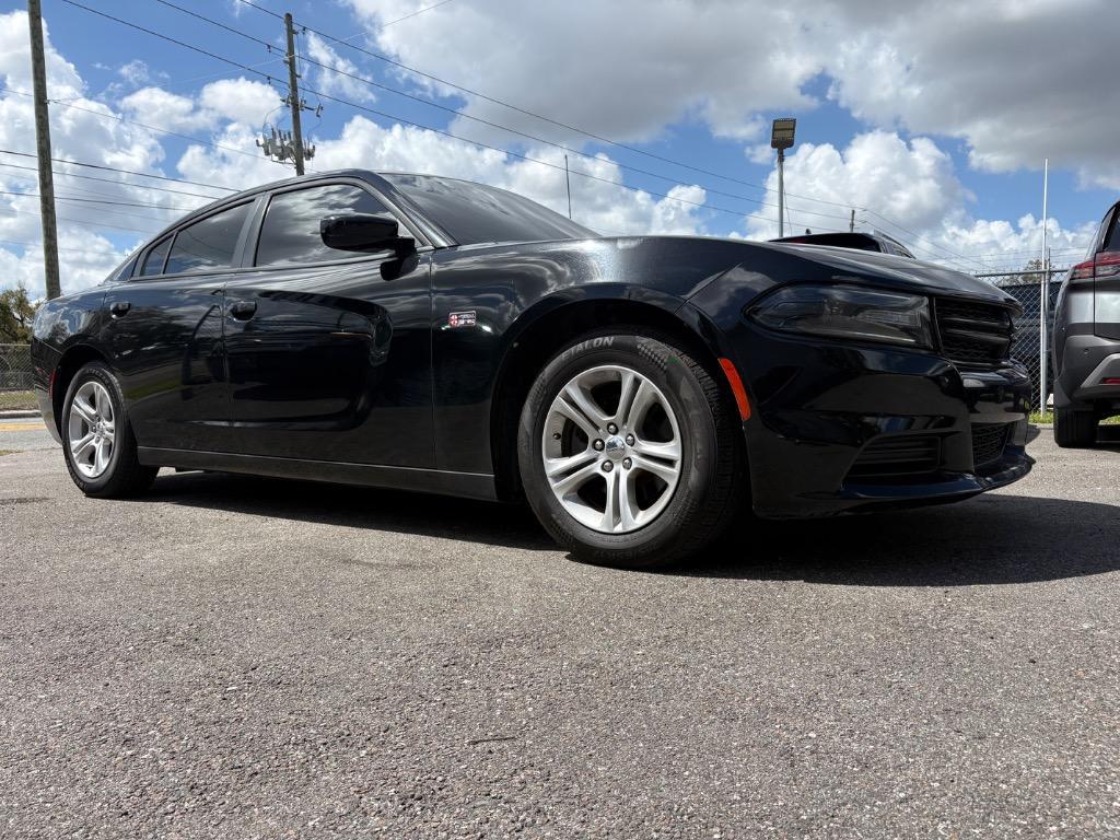 Dodge Charger Sxt - View 1