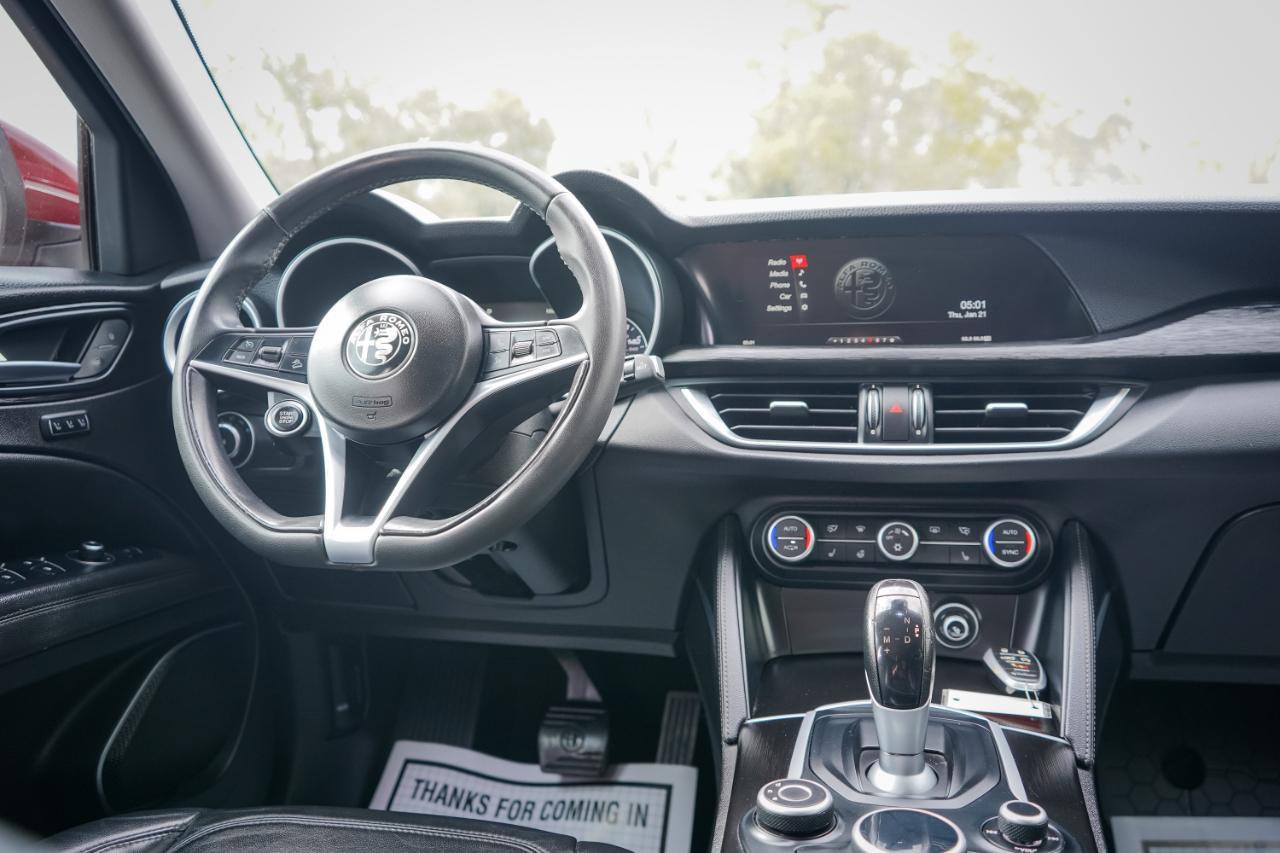 Alfa Romeo Stelvio - Thumbnail 11