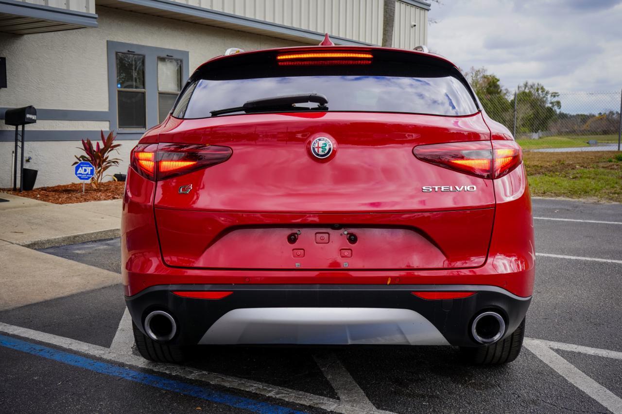 Alfa Romeo Stelvio - Thumbnail 5