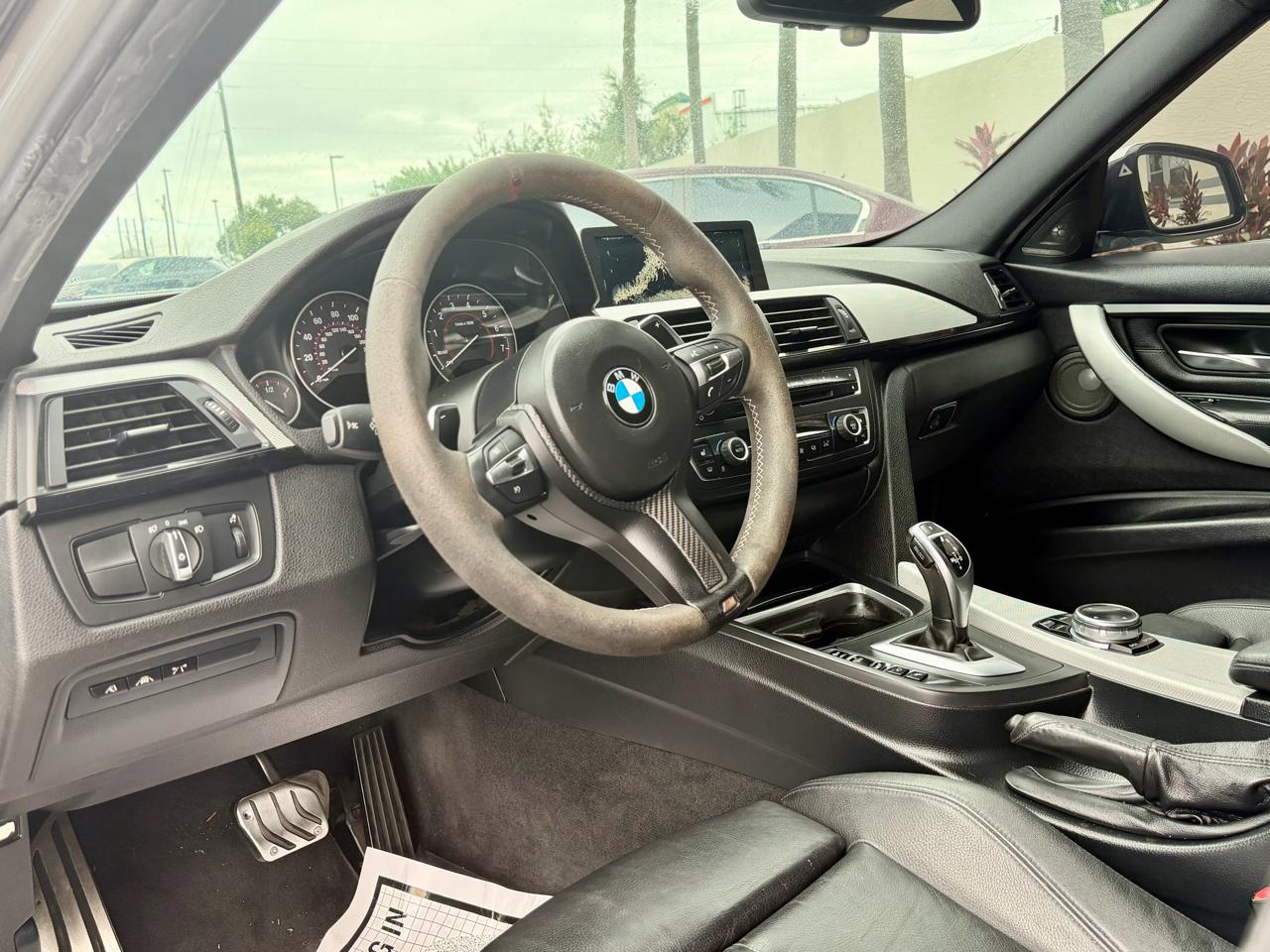 Bmw 3-Series - Thumbnail 10