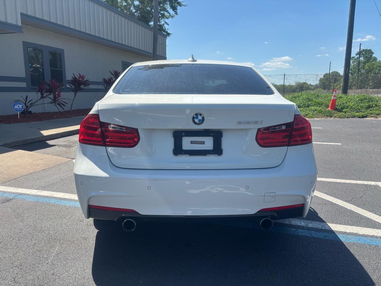 Bmw 3-Series - Thumbnail 5