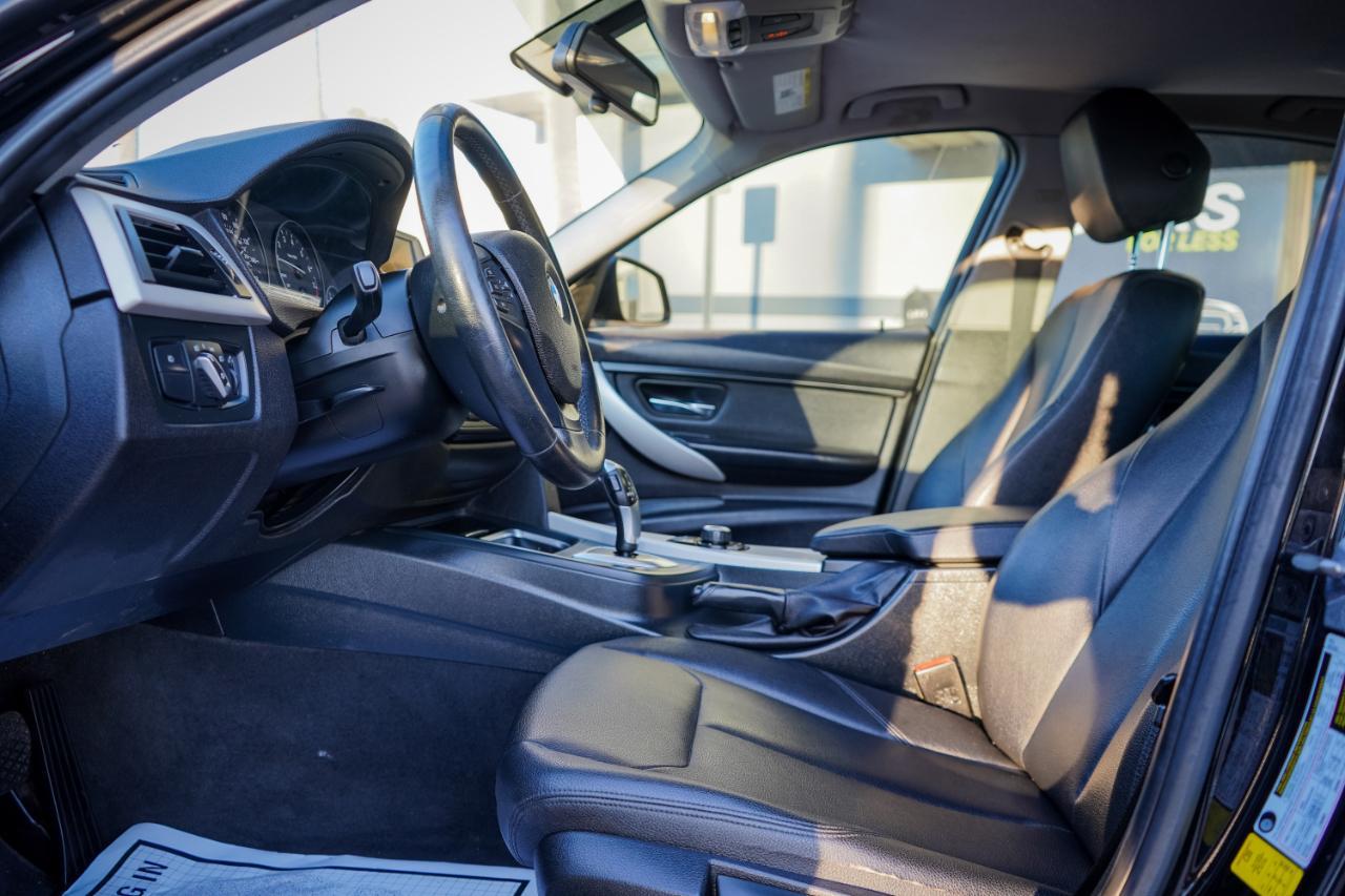 Bmw 3-Series - Thumbnail 8