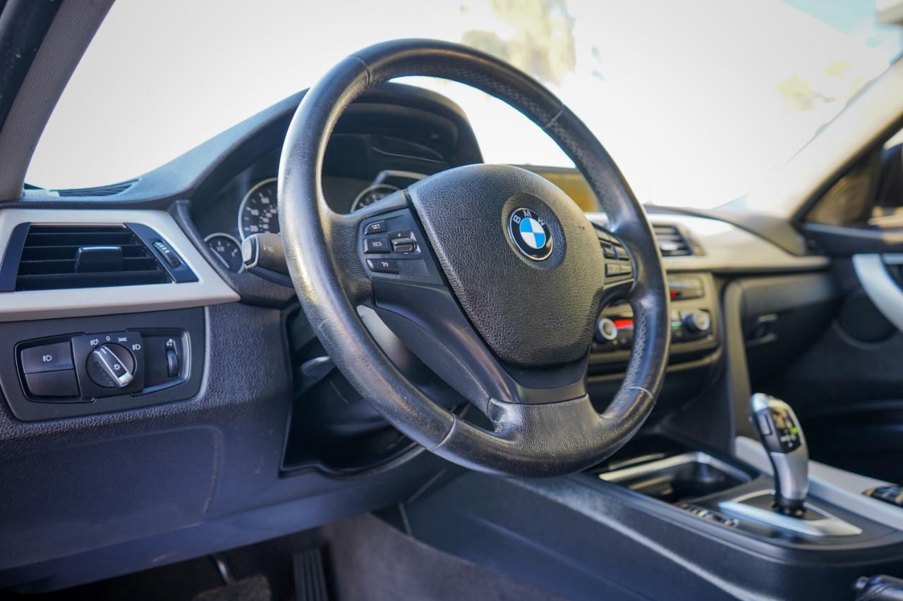 Bmw 3-Series - Thumbnail 10