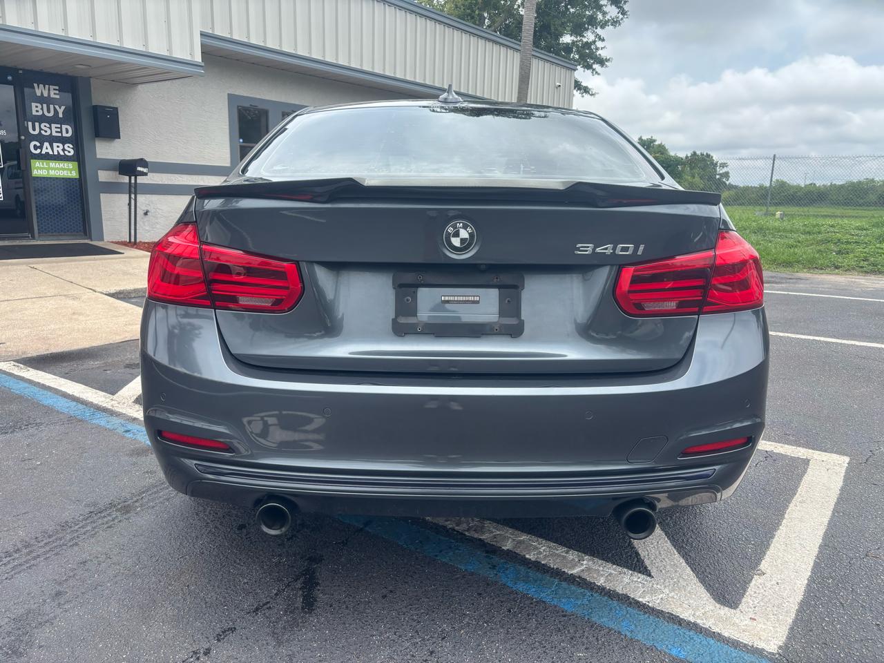 Bmw 3-Series - Thumbnail 5