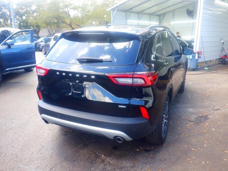 Ford Escape Plug-In Hybridphev - Thumbnail 7