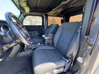 Jeep Wrangler - Thumbnail 4