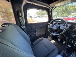 Jeep Wrangler - Thumbnail 3