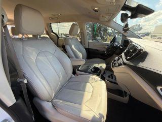 Chrysler Pacifica Hybrid - Thumbnail 20