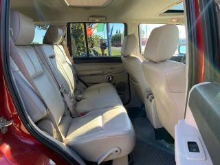 Jeep Commander - Thumbnail 3