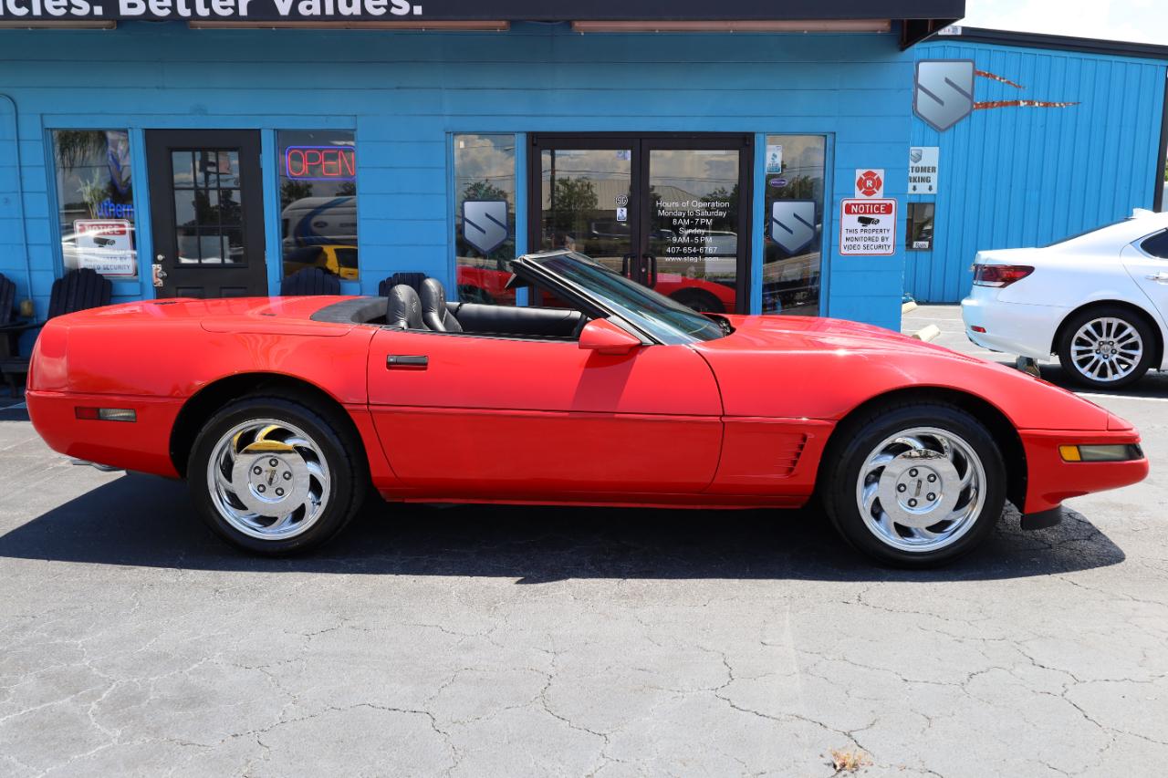 Chevrolet Corvette2Dr Convertible - Thumbnail 3