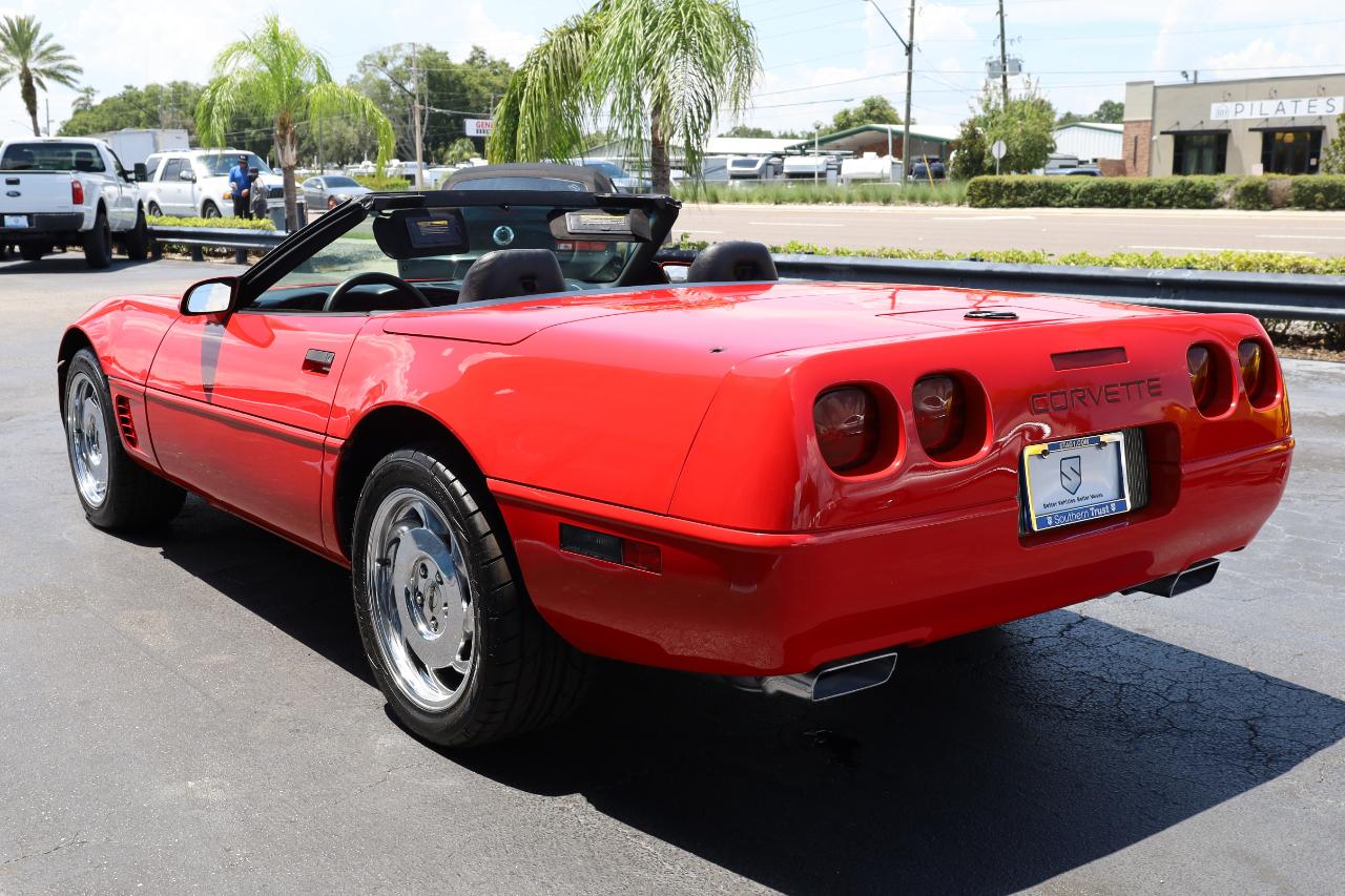 Chevrolet Corvette2Dr Convertible - Thumbnail 2