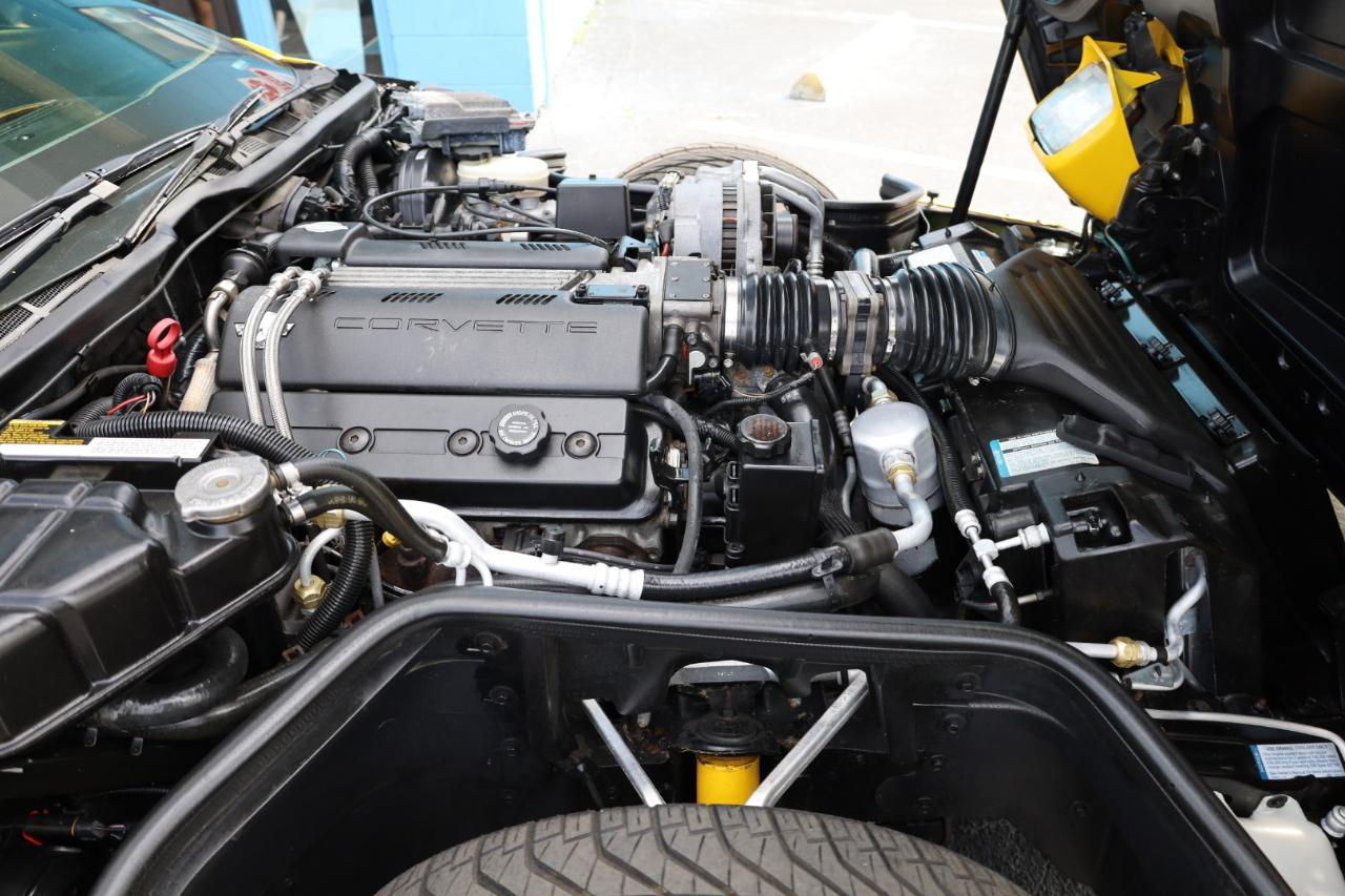 Chevrolet Corvette2Dr Convertible - Thumbnail 14