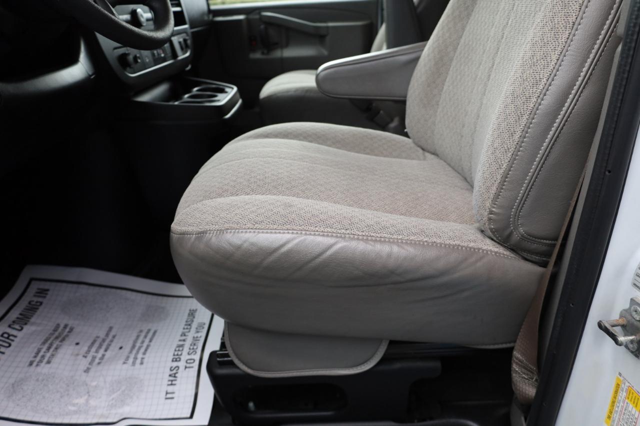 Chevrolet Express Passengerrwd 3500 155" Lt - Thumbnail 6