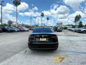 Volkswagen Jetta - Thumbnail 4