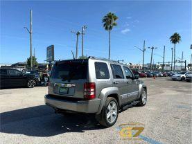 Jeep Liberty - Thumbnail 10